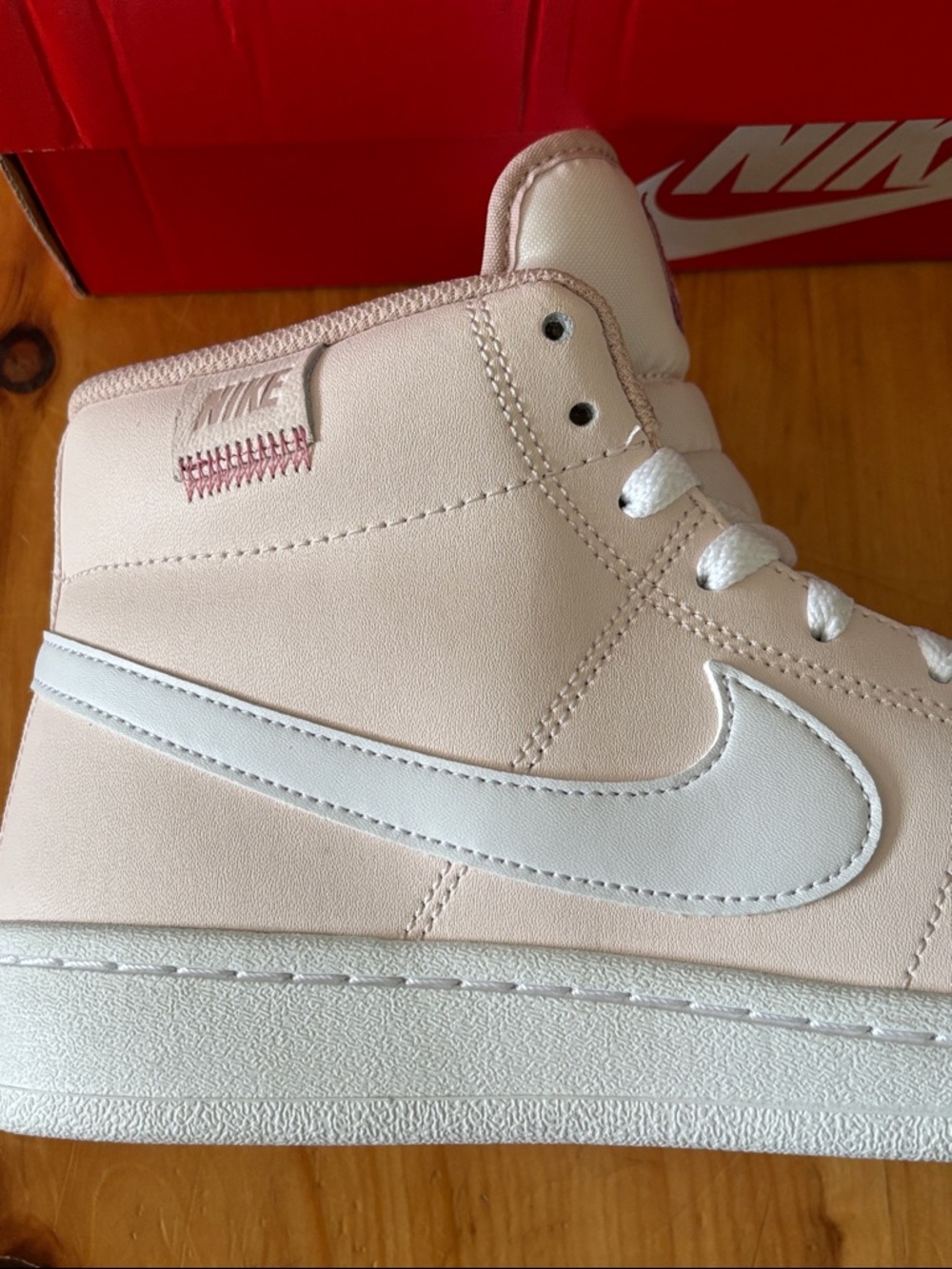 ✔️Size 8.5 - NWT: NIKE - Women's Court Royale 2 Mid Sneakers - Picture 9 of 14